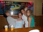 Regarder l'album April - Juni 2008